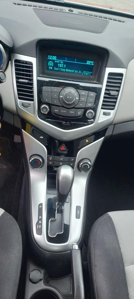 2015 Chevrolet Cruze 4dr Sdn 2LS - Photo #9