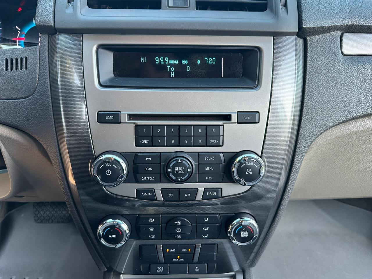 2012 Ford Fusion SEL - Photo #16