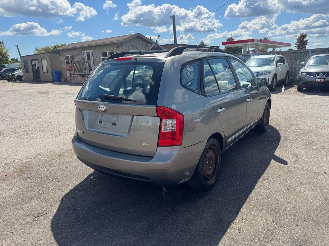 2010 Kia Rondo EX, HATCH, ONLY 31,000KMS, AUTO, 4CYL, CERTIFIED Photo4