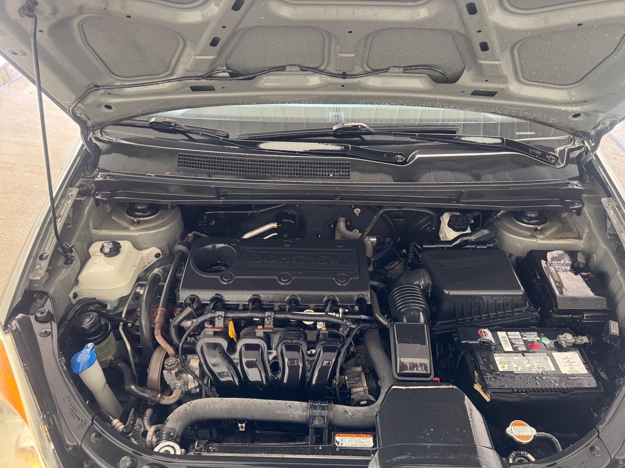 2010 Kia Rondo EX, HATCH, ONLY 31,000KMS, AUTO, 4CYL, CERTIFIED - Photo #16