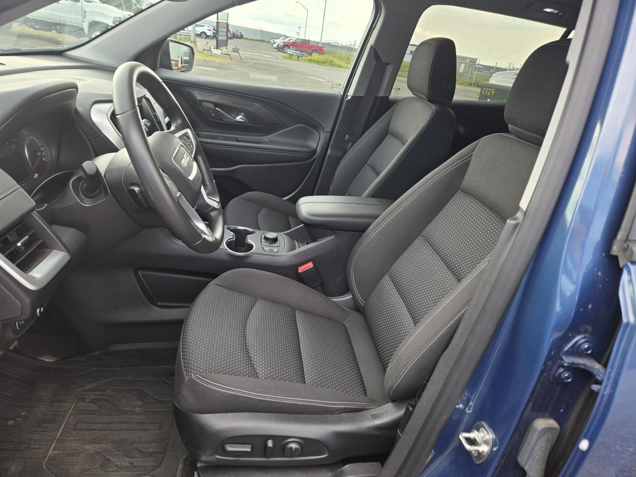 2024 GMC Terrain SLE - Photo #8