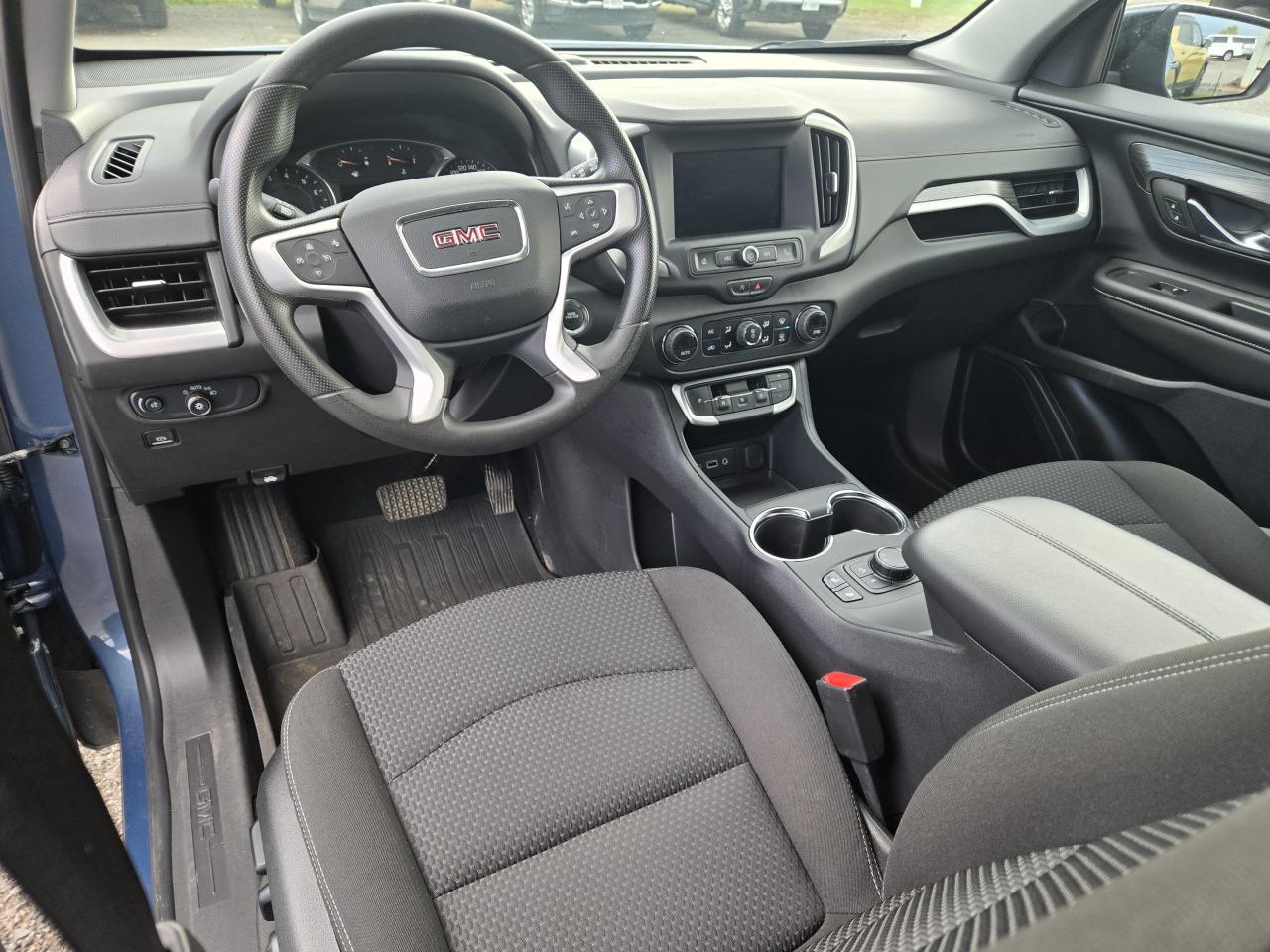 2024 GMC Terrain SLE - Photo #10