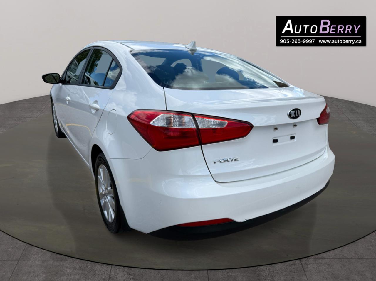 2014 Kia Forte 4dr Sdn LX Photo