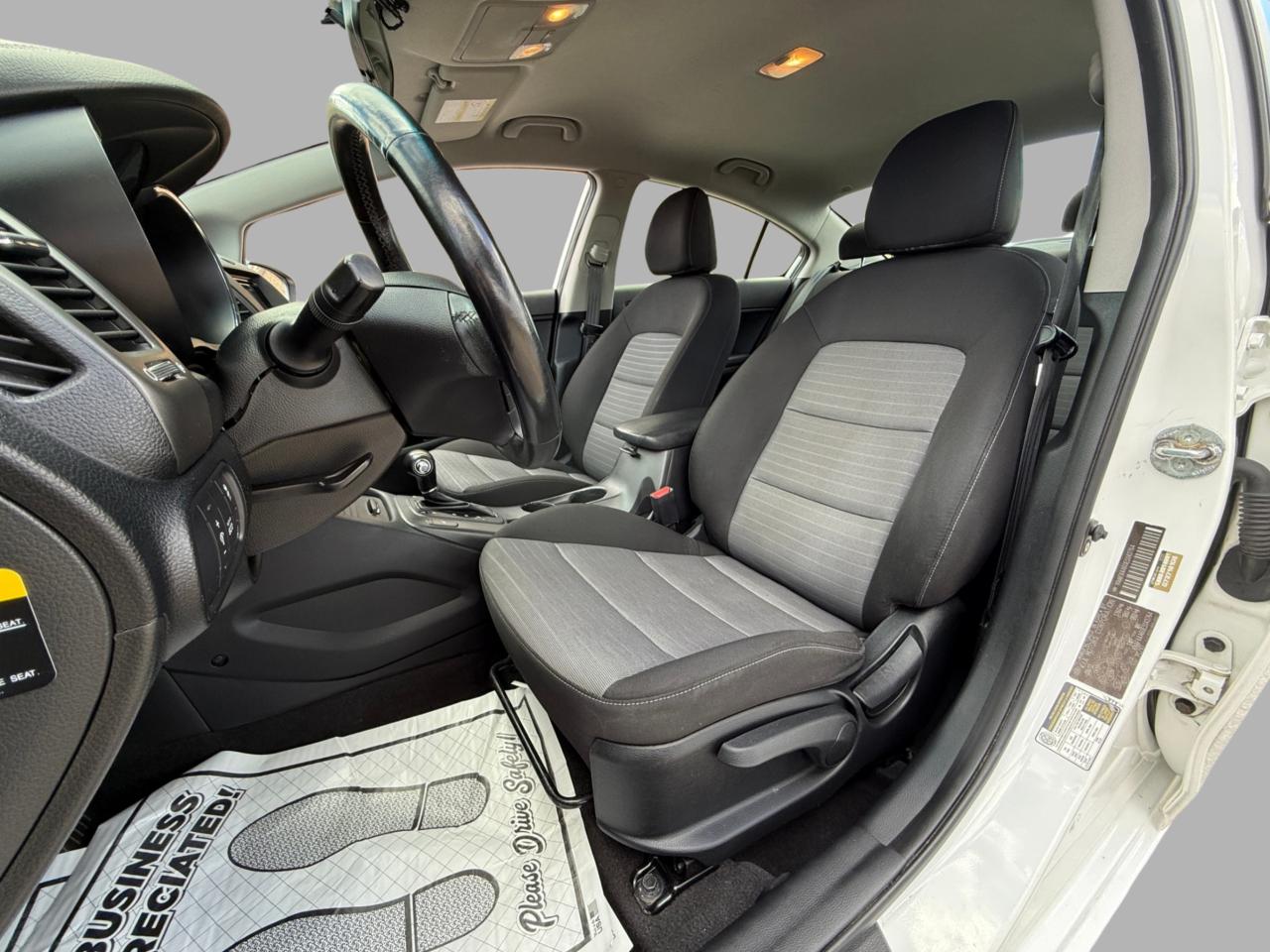 2014 Kia Forte 4dr Sdn LX Photo