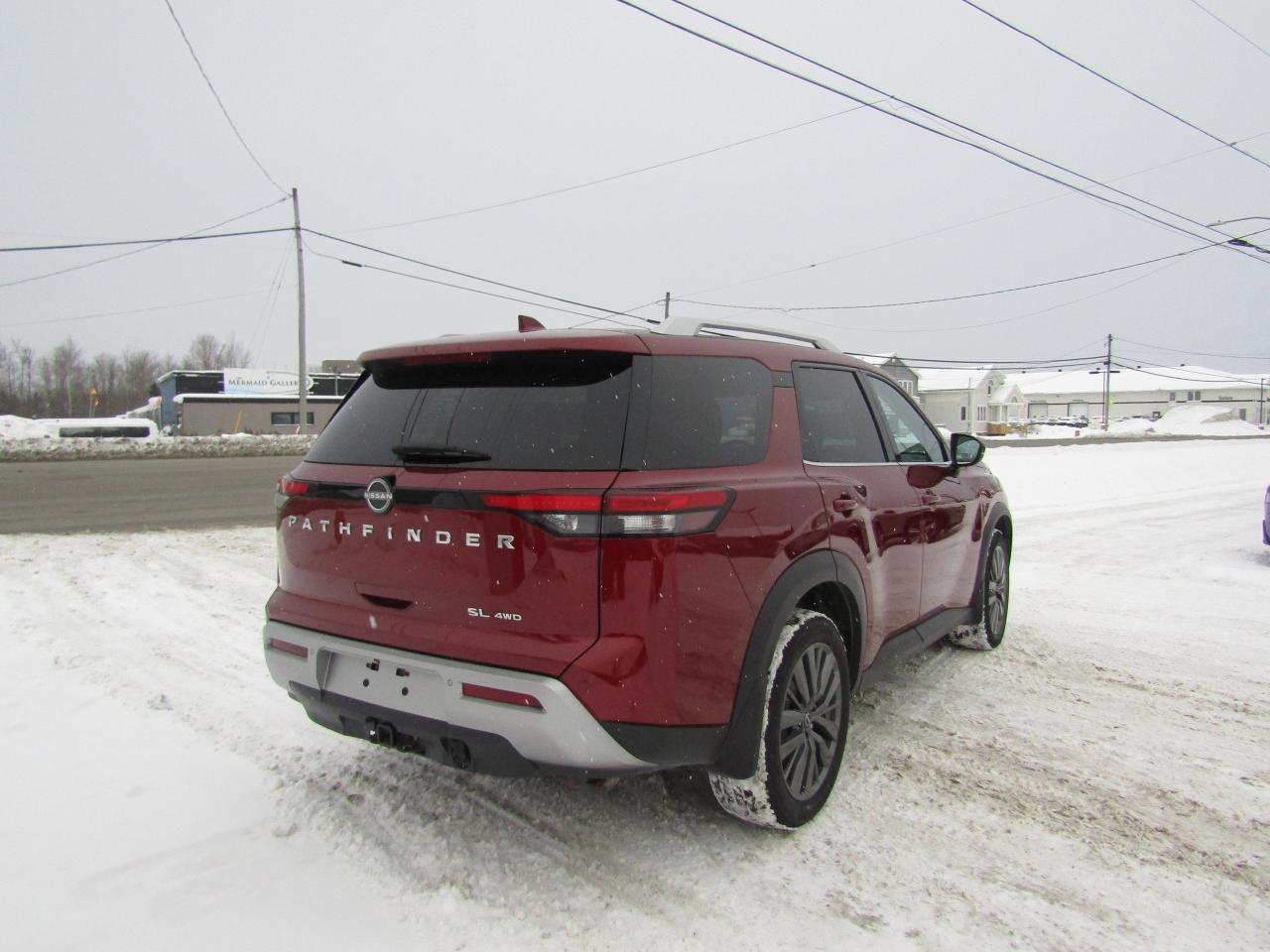 2022 Nissan Pathfinder SL Photo4