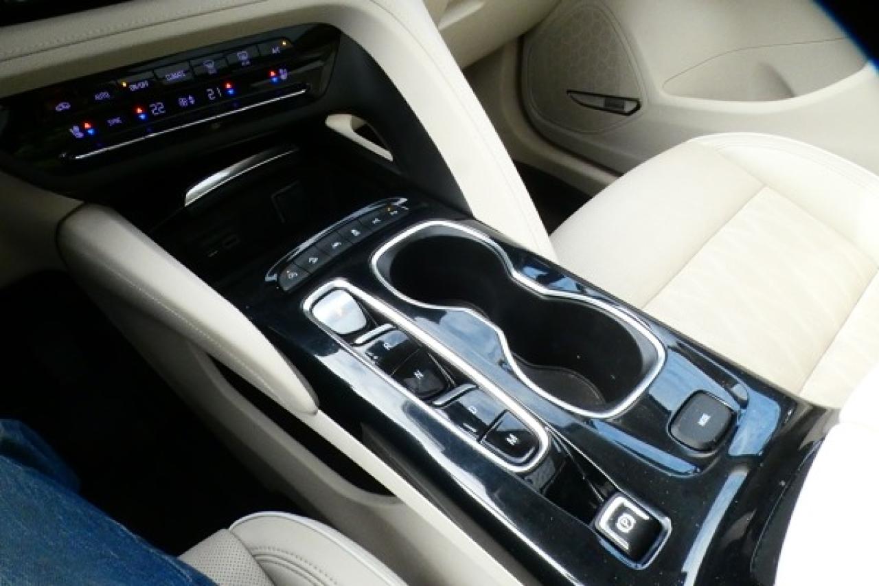 2022 Buick Envision Avenir AWD w/H&C L, pano S/R, NAV, RVM+BUC, HUD - Photo #17