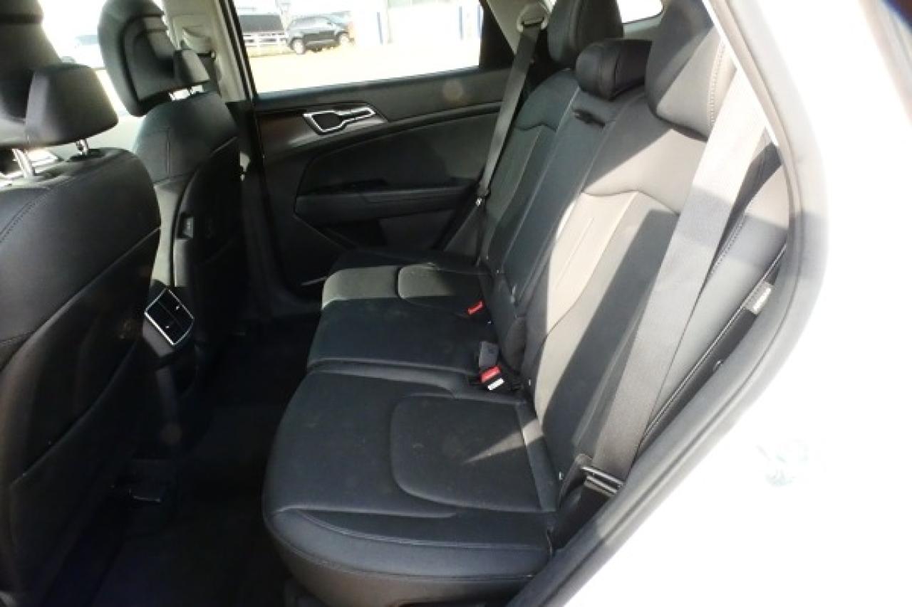 2024 Kia Sportage EX AWD w/Htd Leather, pano S/R, NAV, BUC - Photo #10