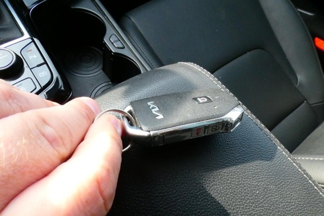 2024 Kia Sportage EX AWD w/Htd Leather, pano S/R, NAV, BUC - Photo #22