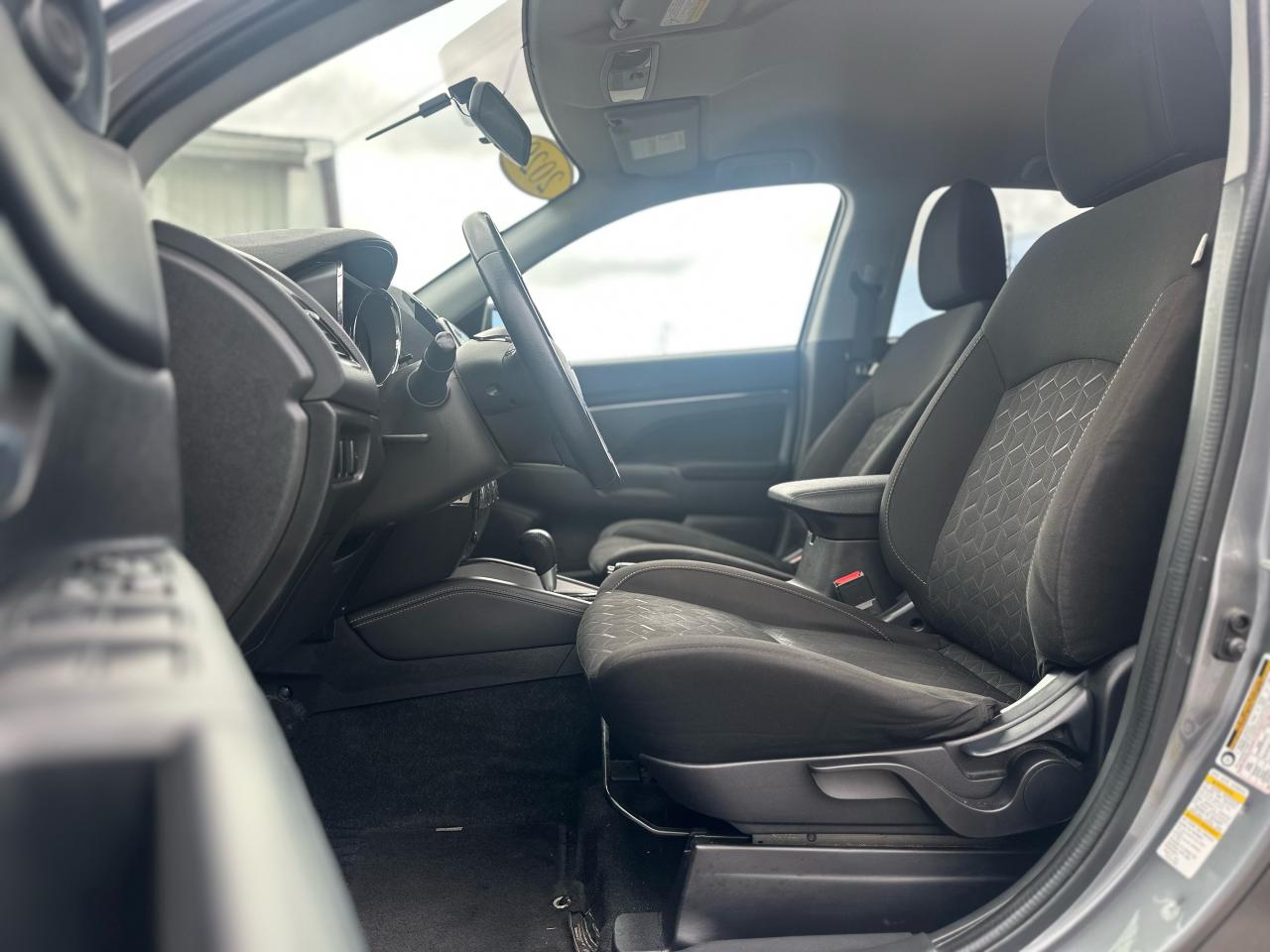 2020 Mitsubishi RVR SE AWD W/ALL NEW BRAKES!! Photo5
