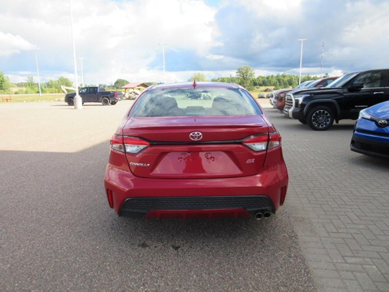 2021 Toyota Corolla SE Photo3