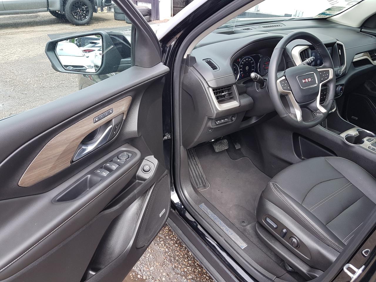 2023 GMC Terrain DENALI *LEATHER-SUNROOF-NAVIGATION* Photo