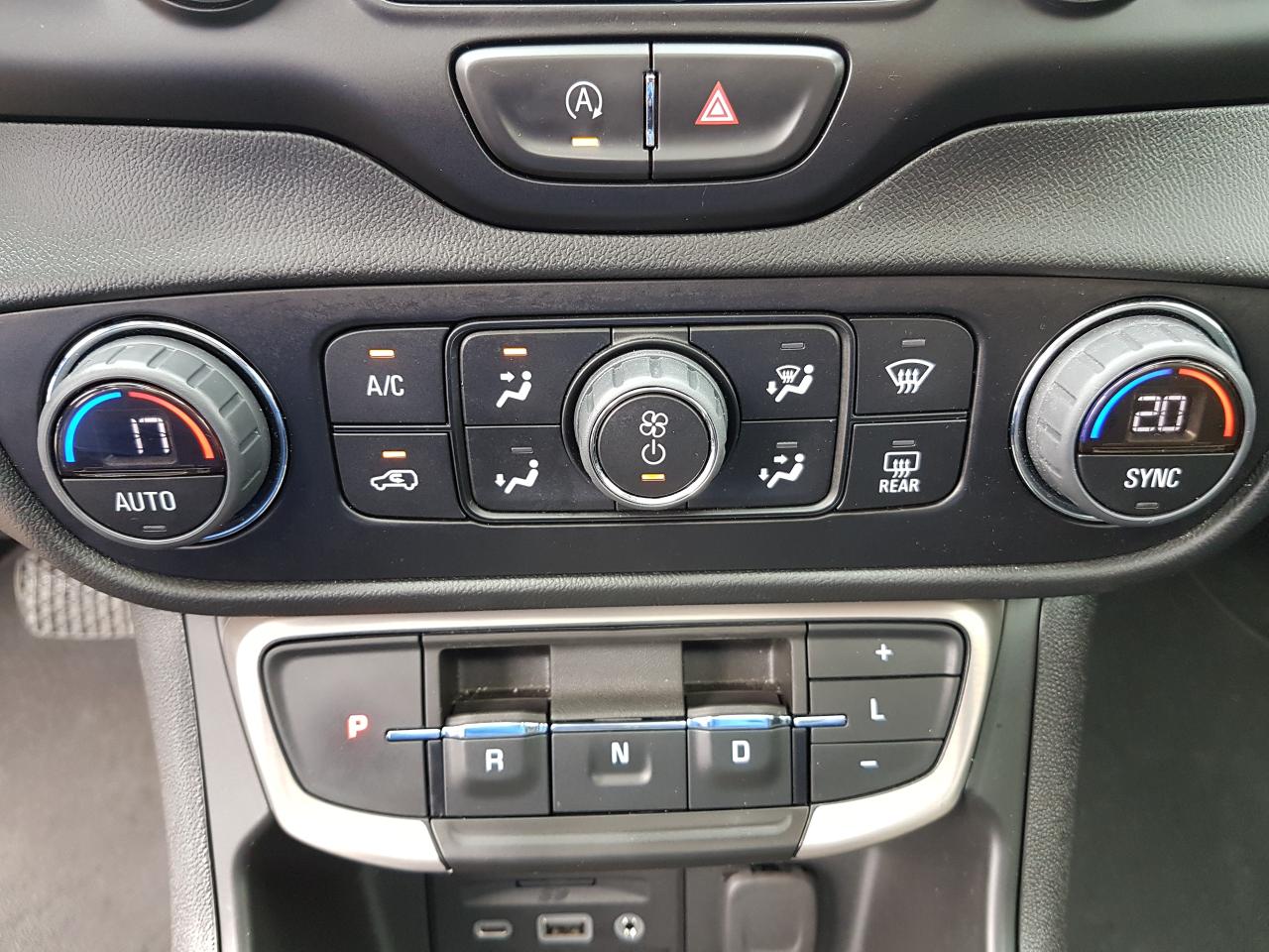 2023 GMC Terrain DENALI *LEATHER-SUNROOF-NAVIGATION* Photo