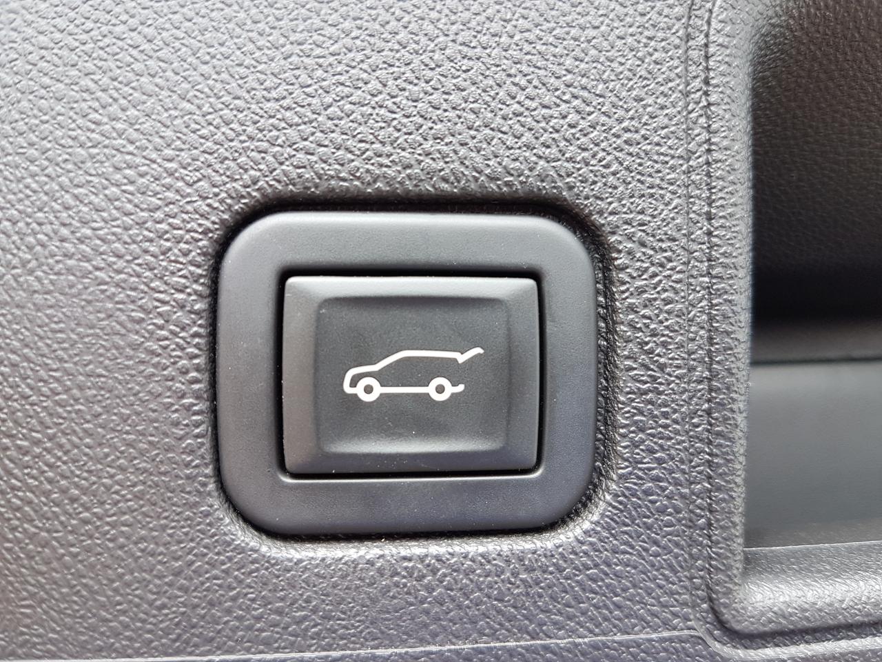 2023 GMC Terrain DENALI *LEATHER-SUNROOF-NAVIGATION* Photo