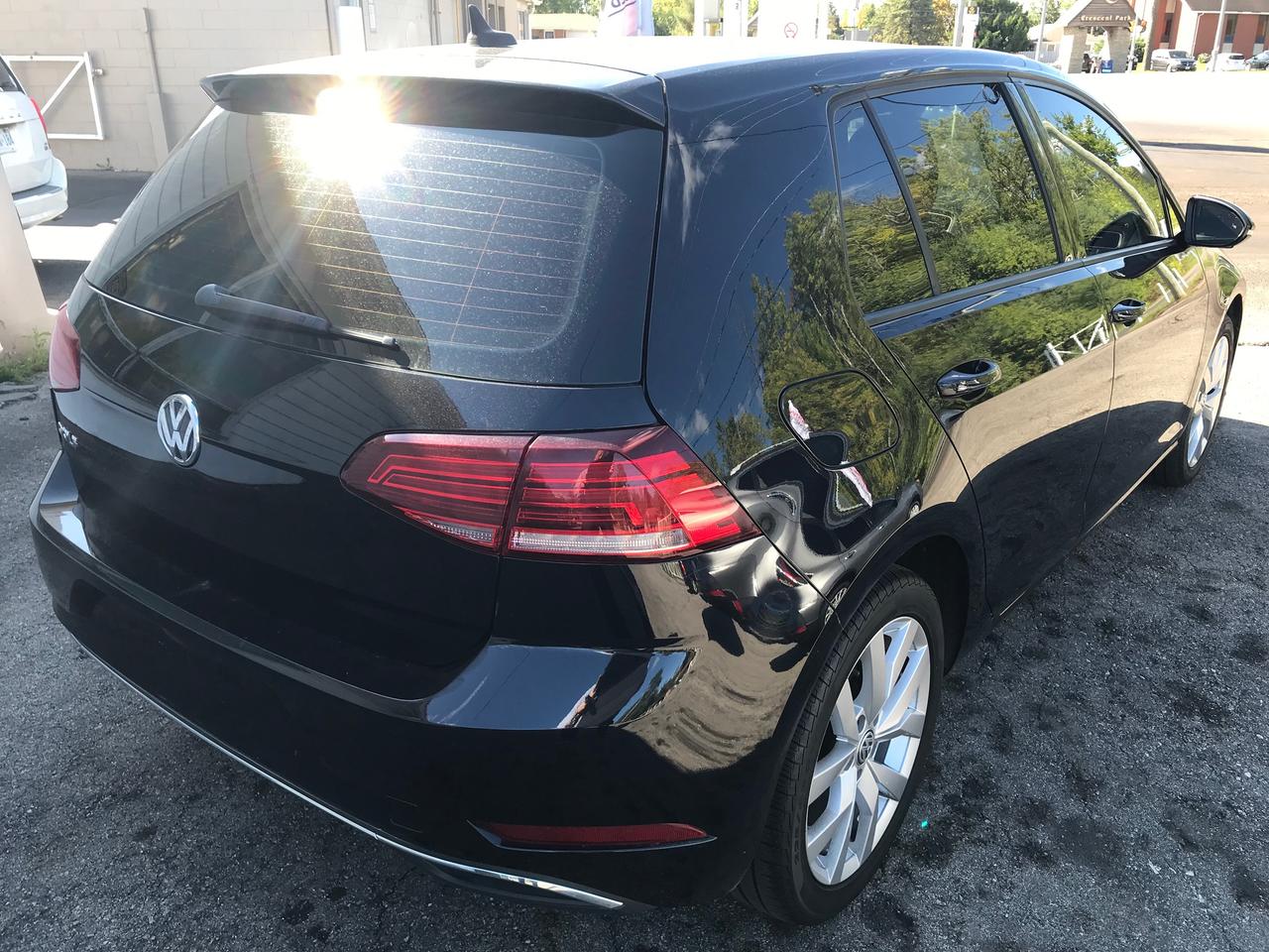 2021 Volkswagen Golf Highline 5-door Auto Photo