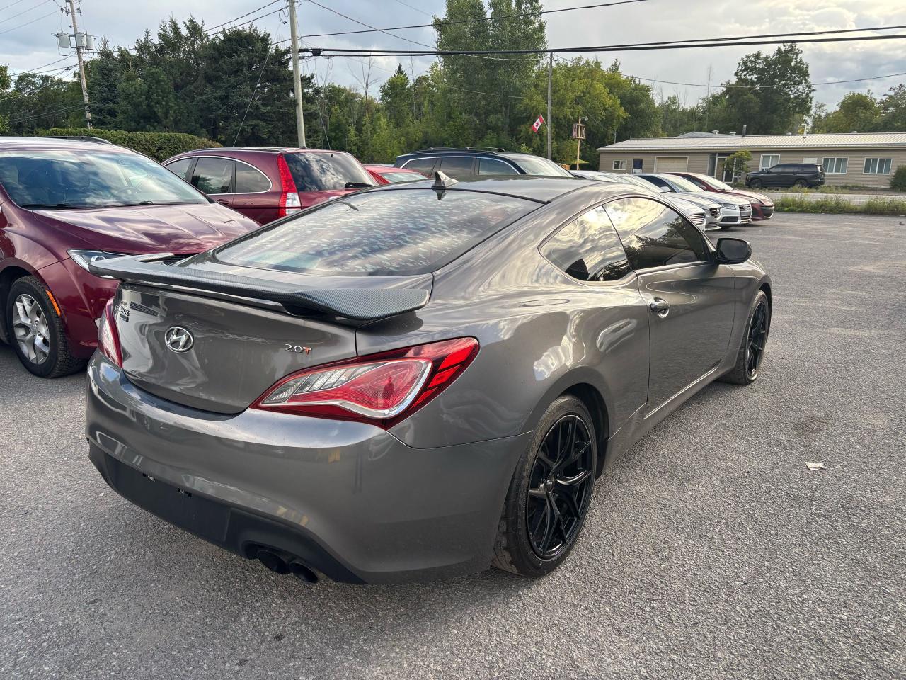 2013 Hyundai Genesis Coupe Premium Photo3