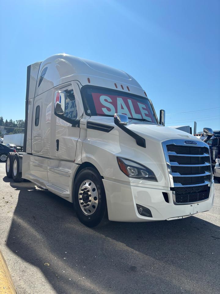 2024 Freightliner CASCADIA  - Photo #3