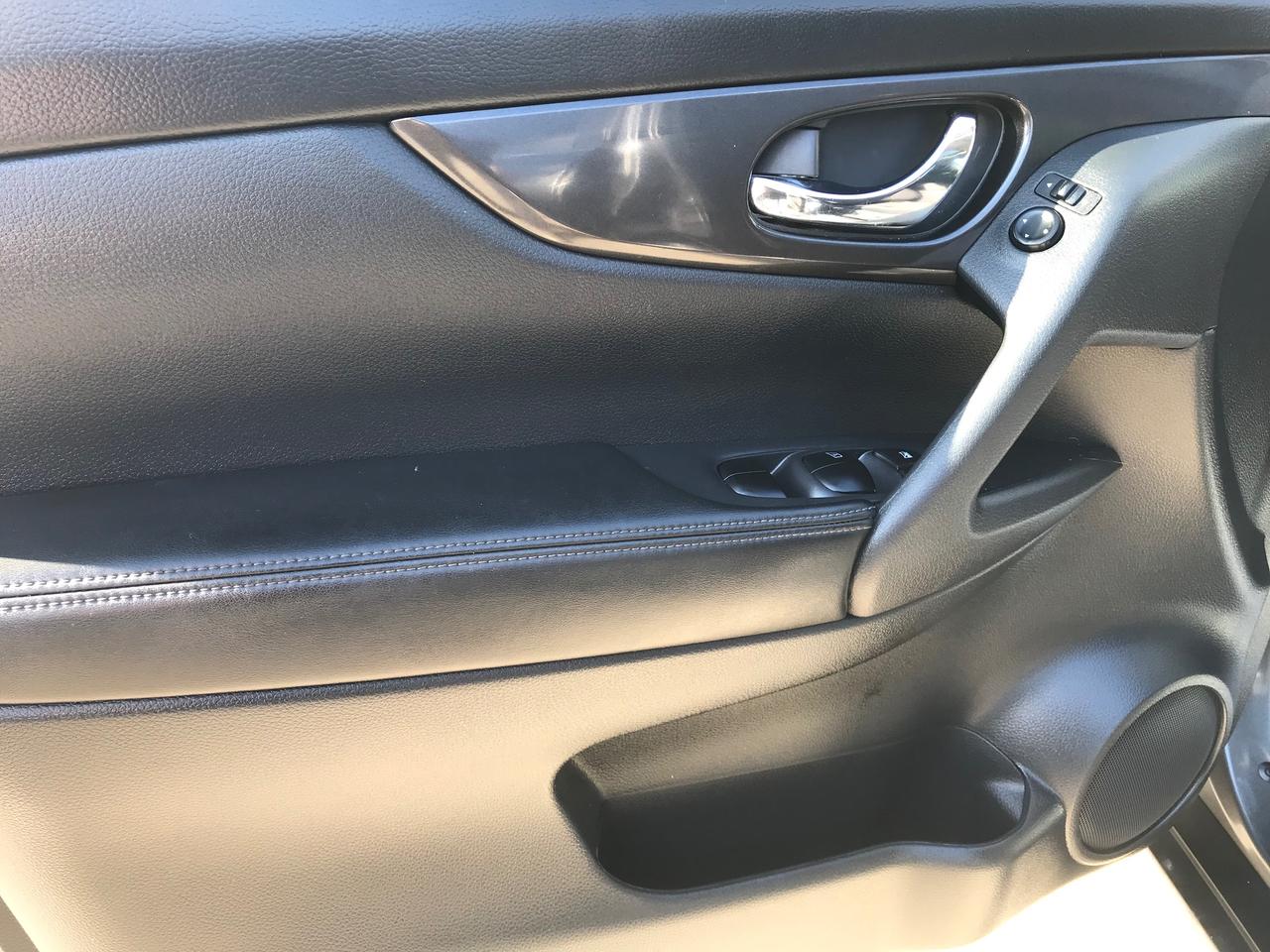 2020 Nissan Rogue SV Photo