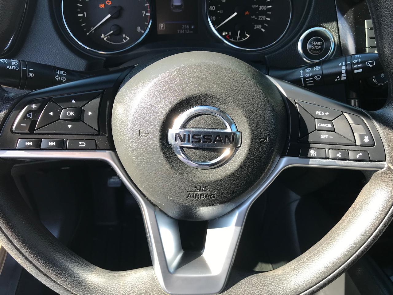 2020 Nissan Rogue SV Photo
