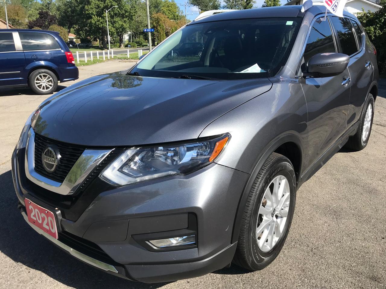 2020 Nissan Rogue SV Photo