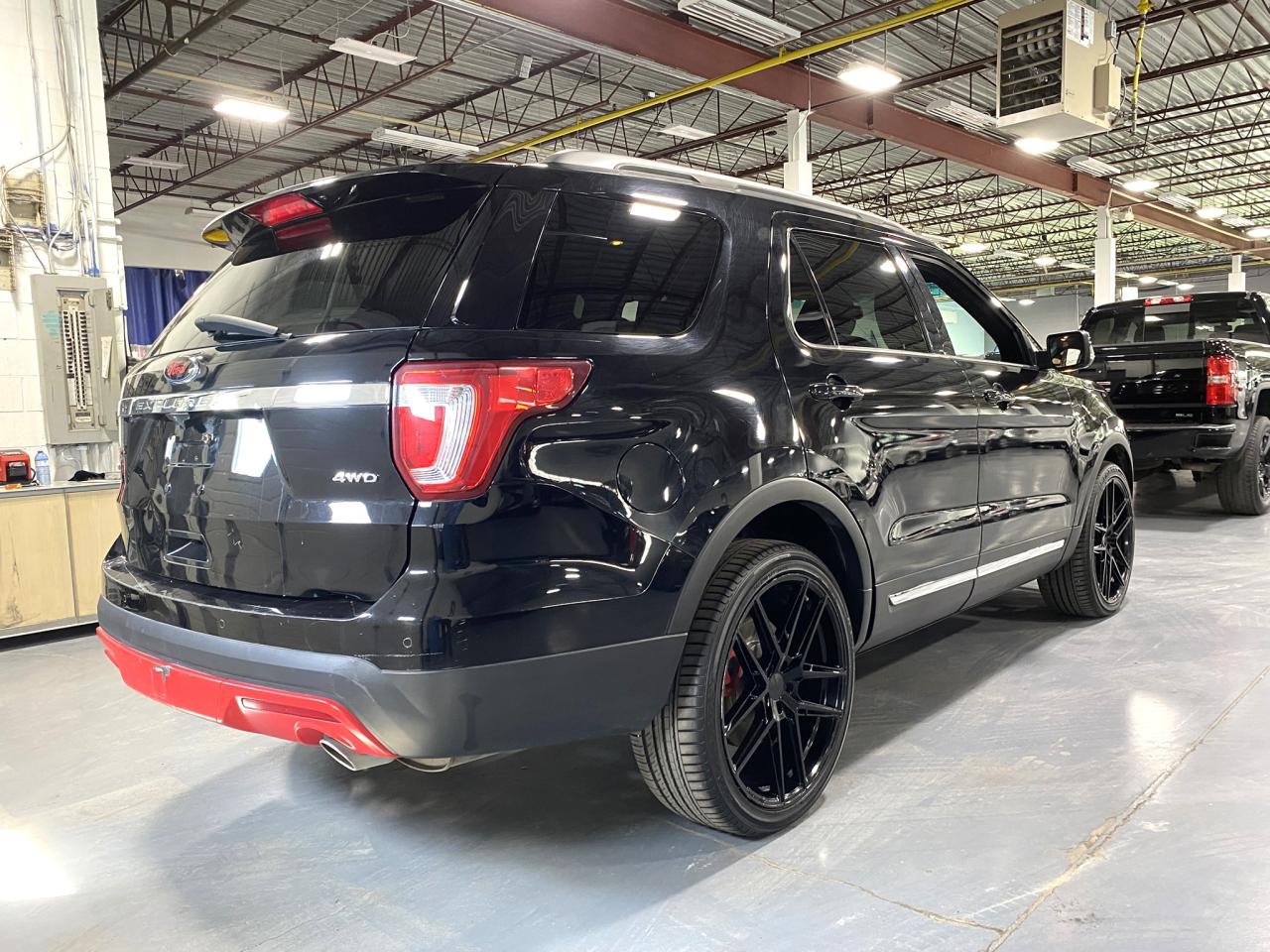 2017 Ford Explorer 4WD 4dr XLT - Photo #5