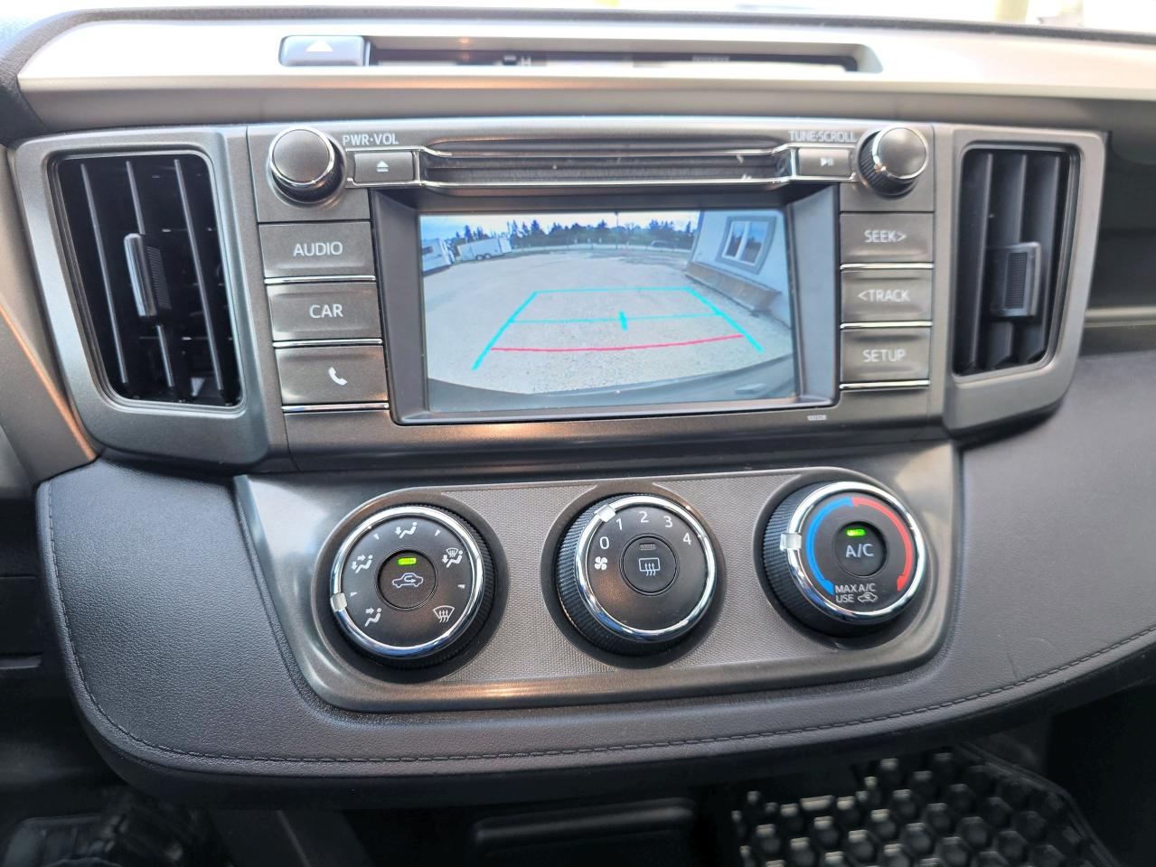2015 Toyota RAV4 LE - Photo #13