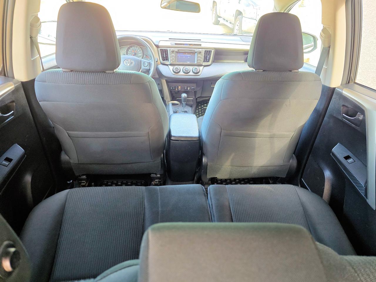 2015 Toyota RAV4 LE - Photo #16
