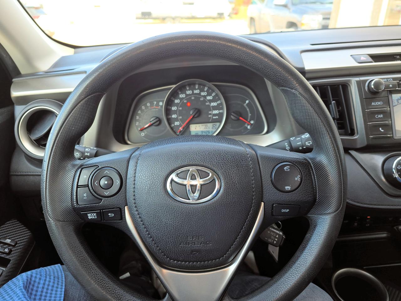 2015 Toyota RAV4 LE - Photo #11