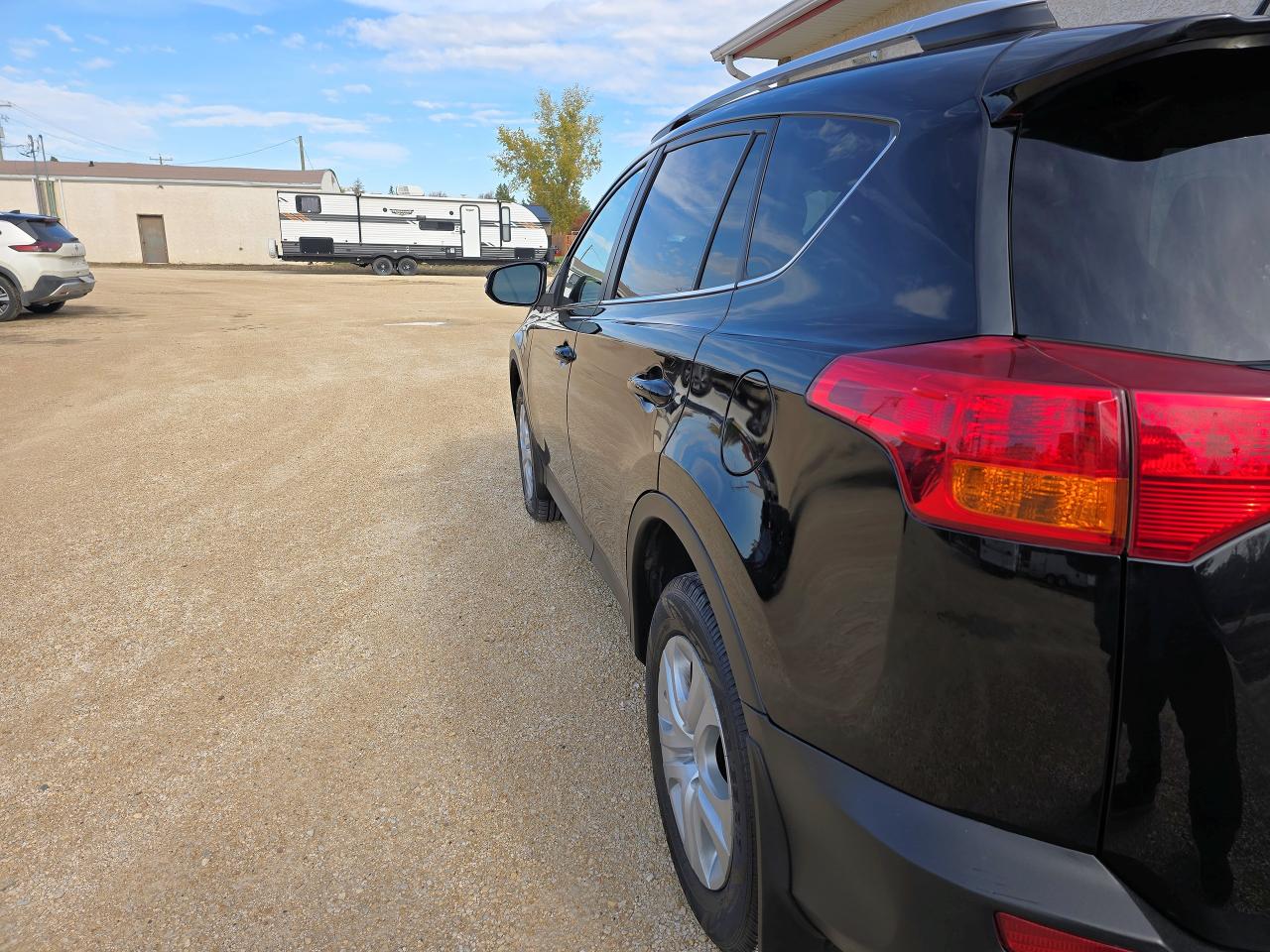 2015 Toyota RAV4 LE - Photo #19