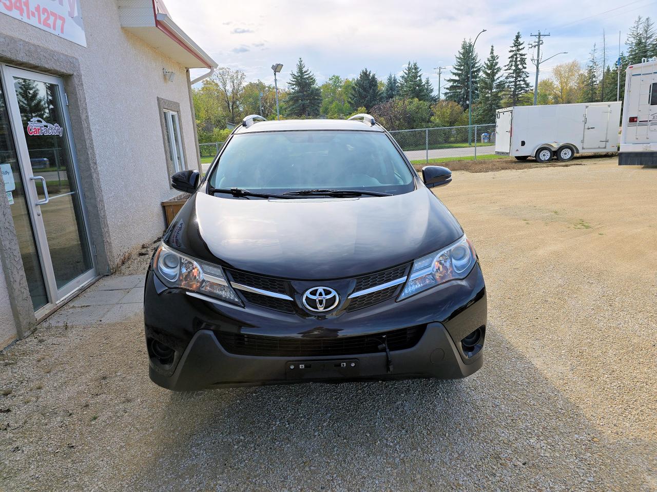 2015 Toyota RAV4 LE - Photo #4