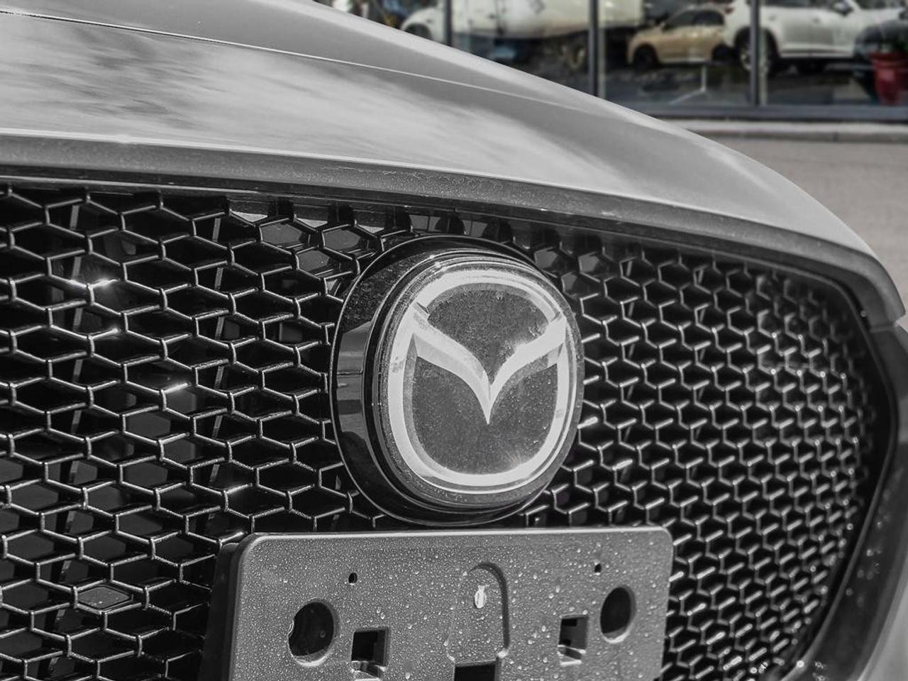 2025 Mazda MAZDA3 Sport GS Auto FWD Photo