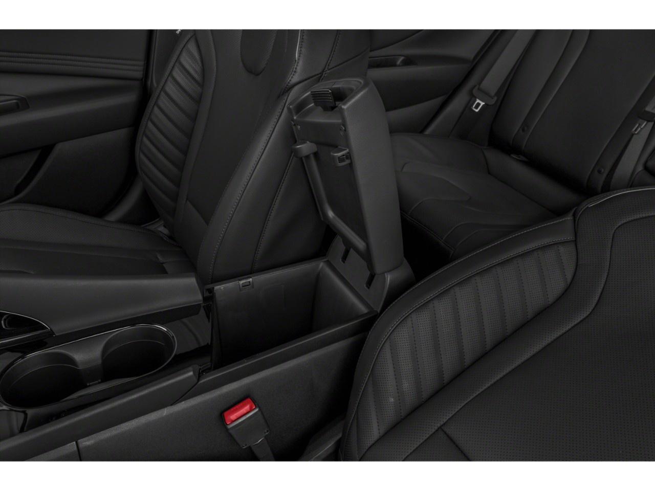 2023 Hyundai Elantra Luxury IVT Photo