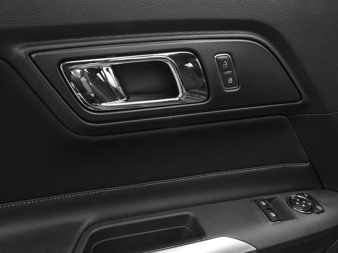 2016 Ford Mustang 2dr Fastback EcoBoost Photo