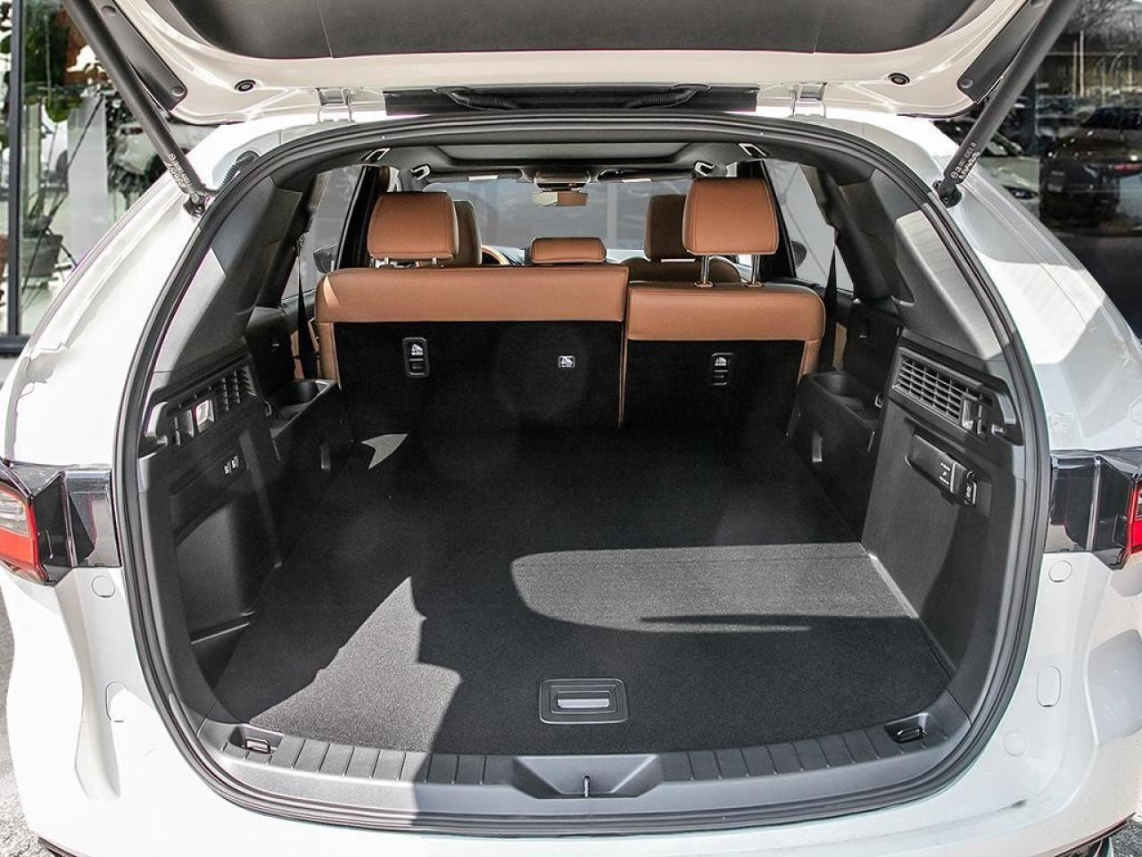 2025 Mazda CX-70 MHEV Signature AWD Photo