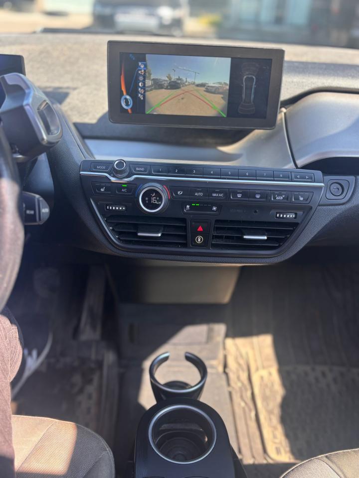 2017 BMW i3  - Photo #18