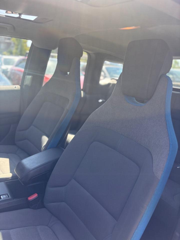 2017 BMW i3  - Photo #9