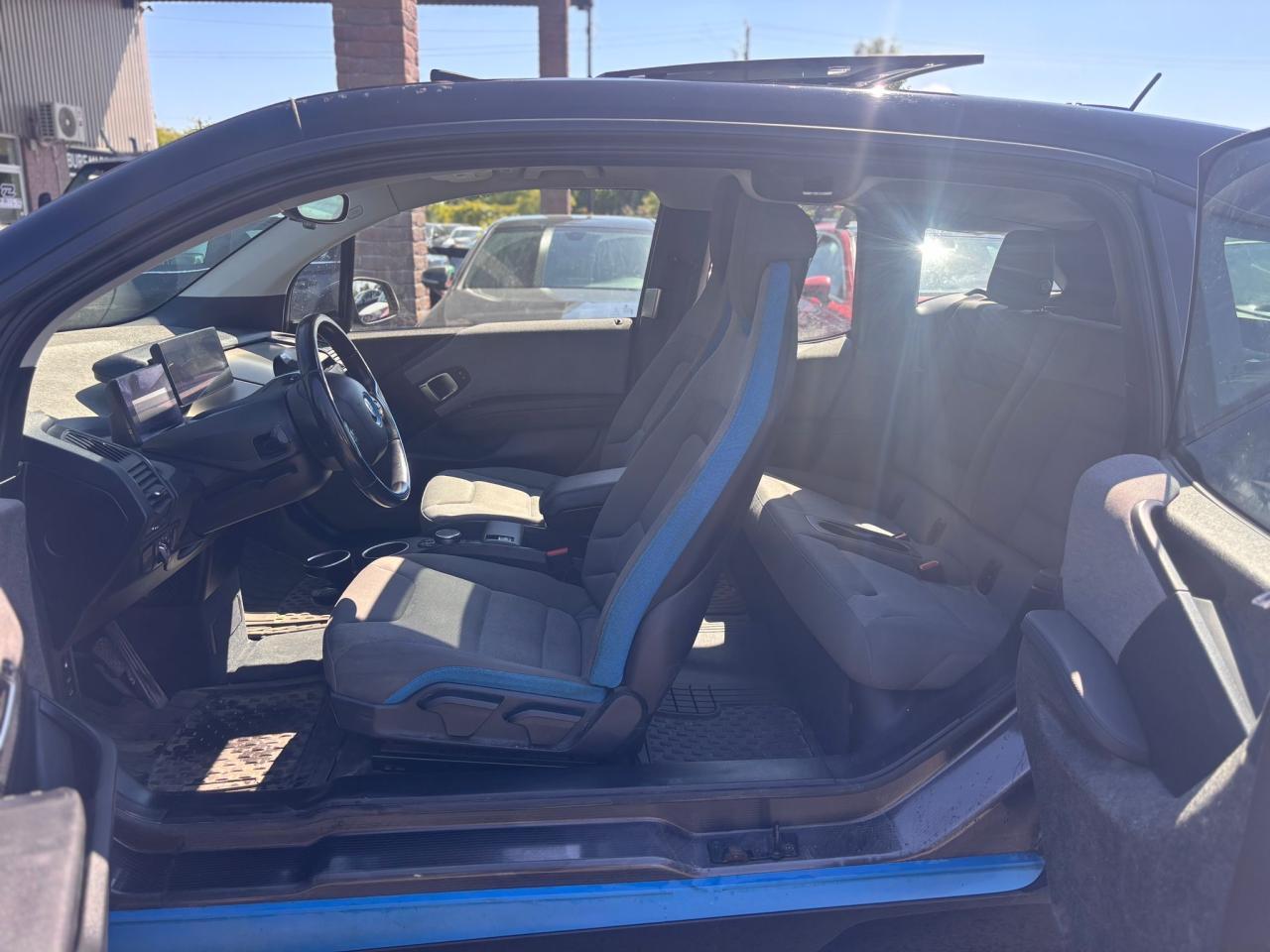 2017 BMW i3  - Photo #8