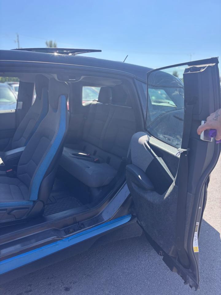 2017 BMW i3  - Photo #16