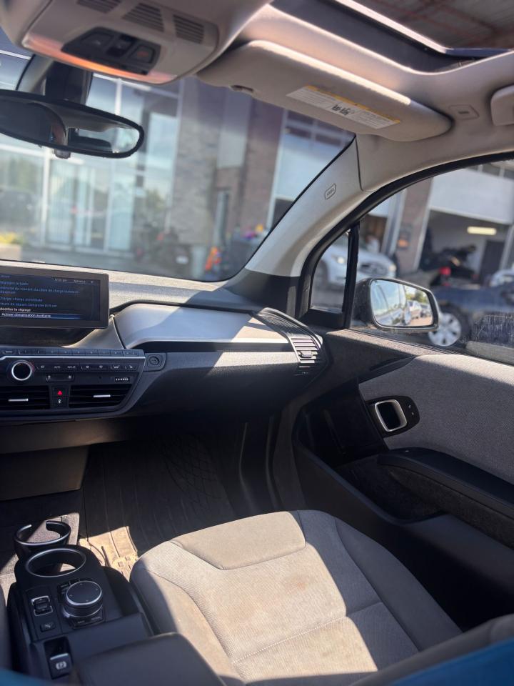 2017 BMW i3  - Photo #17