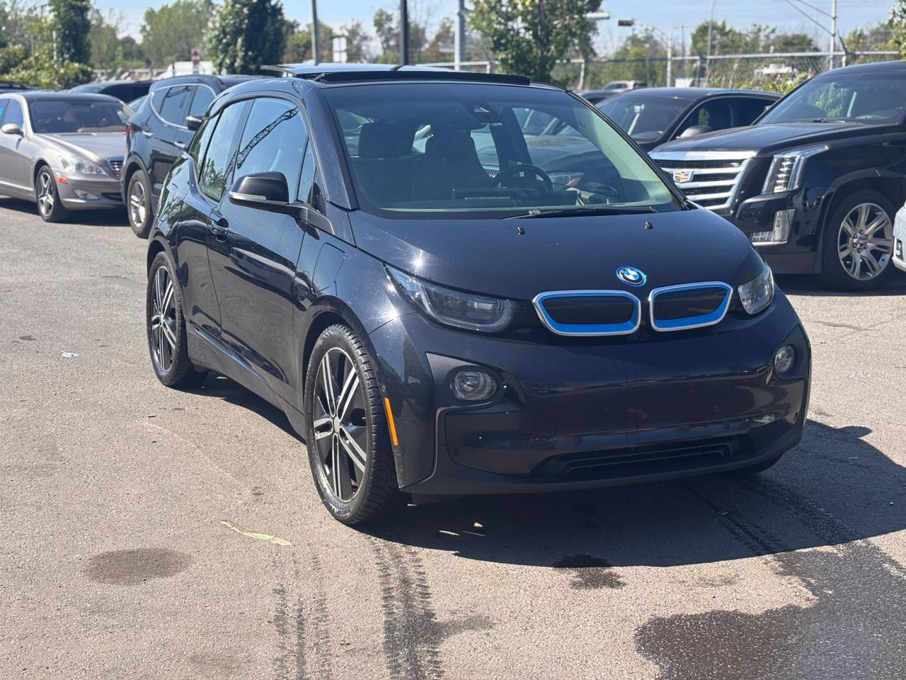 2017 BMW i3  - Photo #2