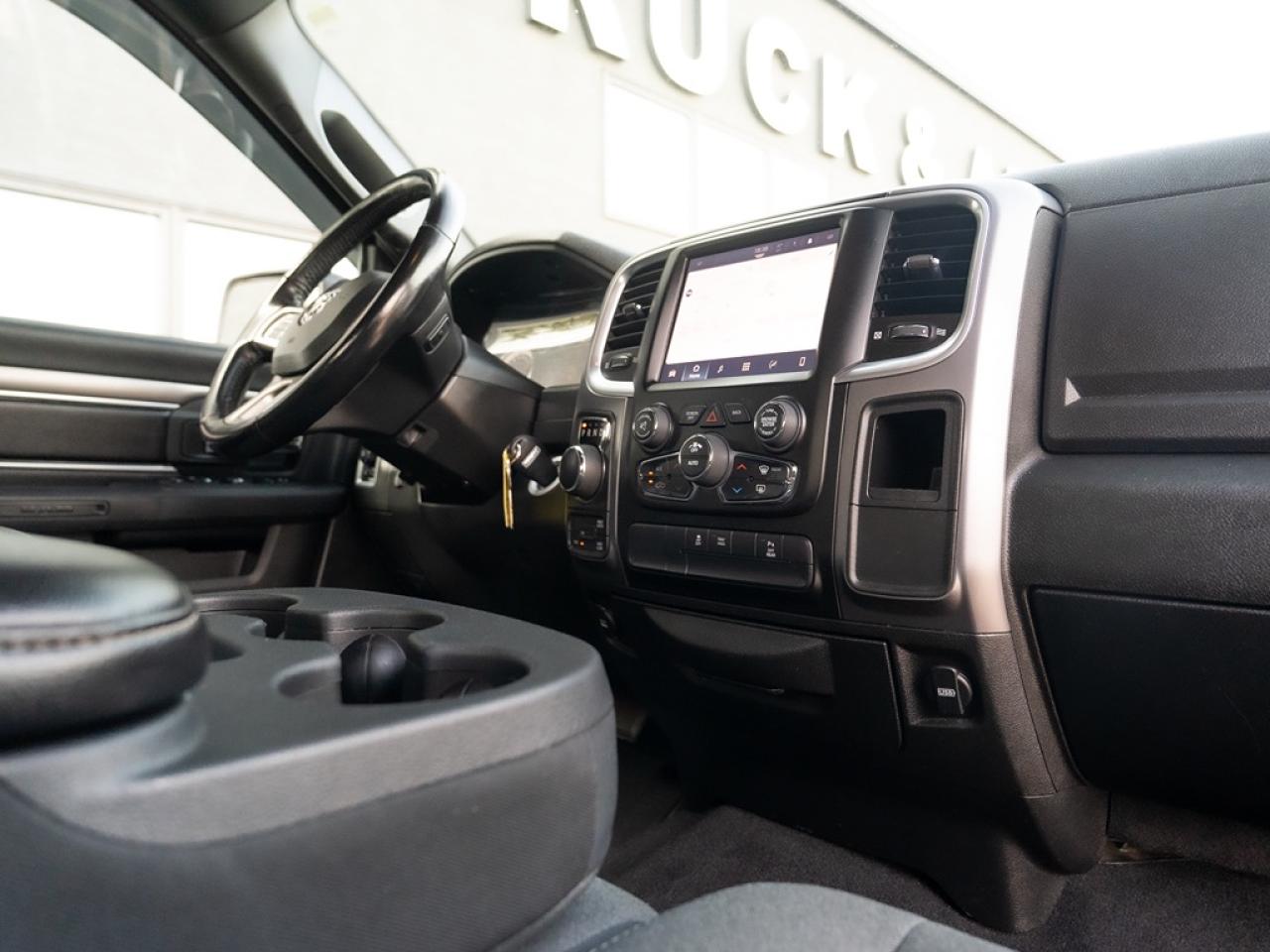 2022 RAM 1500 Classic Classic Warlock Crew Cab 4x4 Photo43
