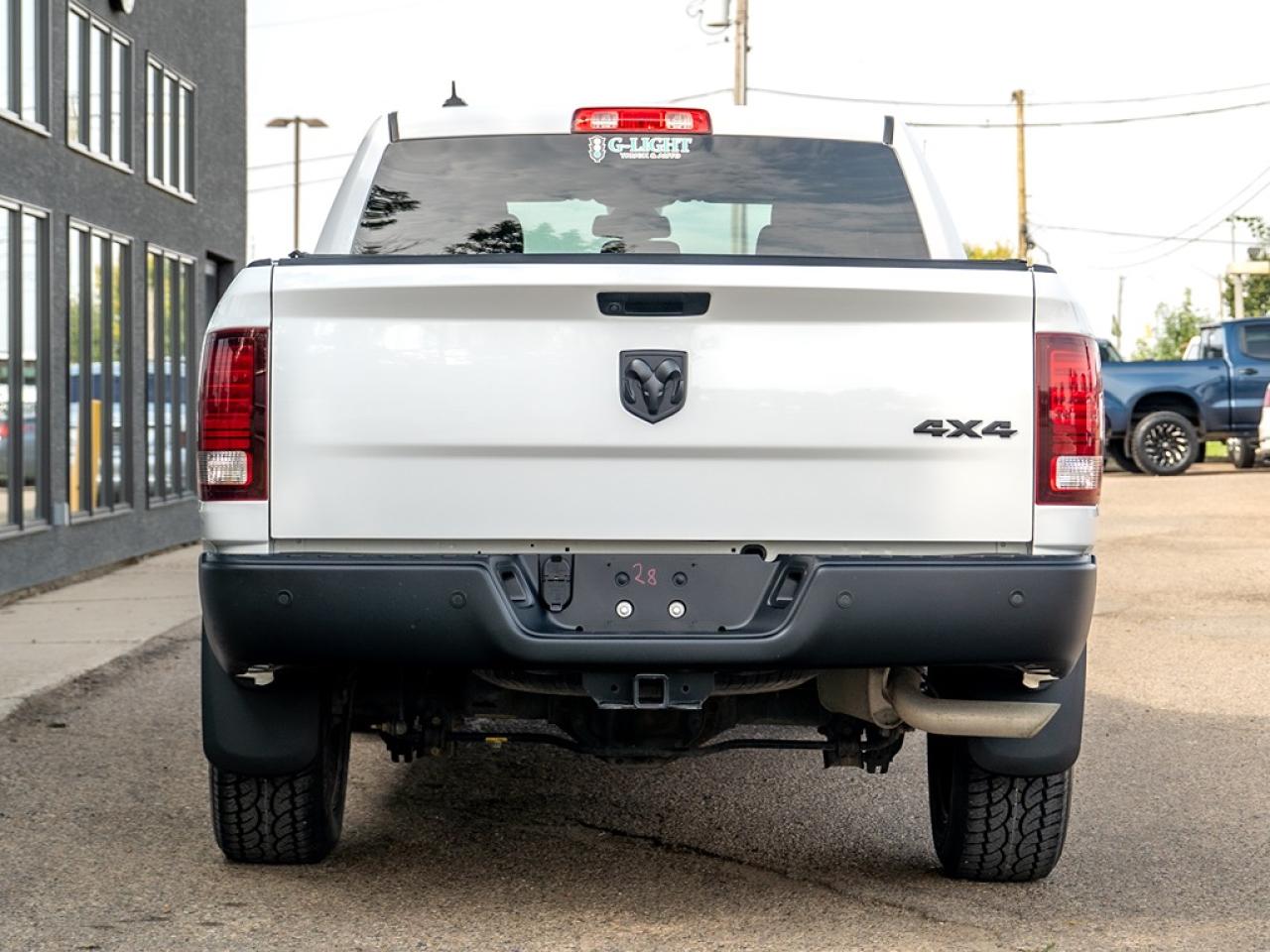 2022 RAM 1500 Classic Classic Warlock Crew Cab 4x4 Photo6