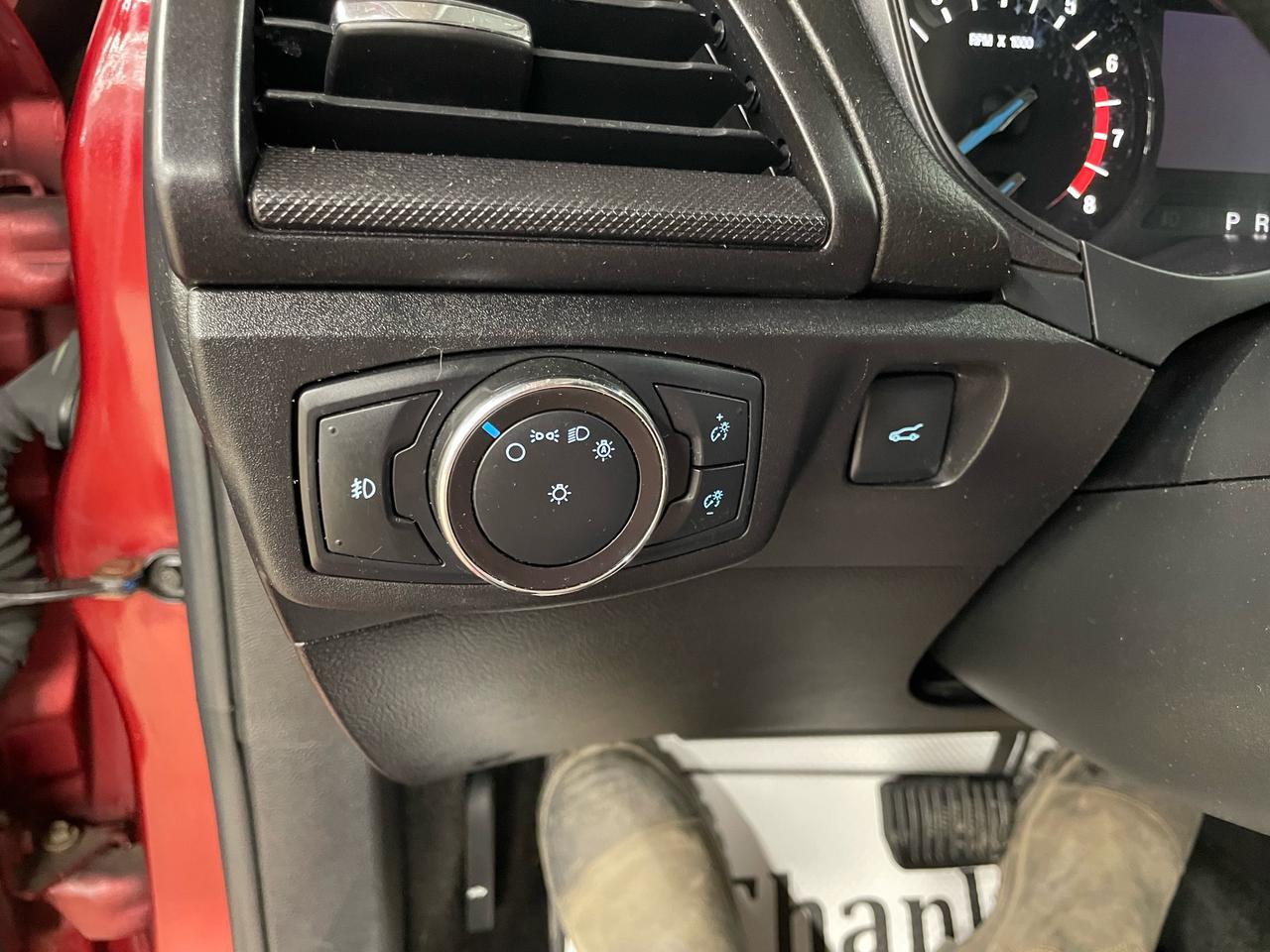 2018 Ford Fusion SE | LEATHER | POWER FRONT SEATS | HEATED SEATS Photo