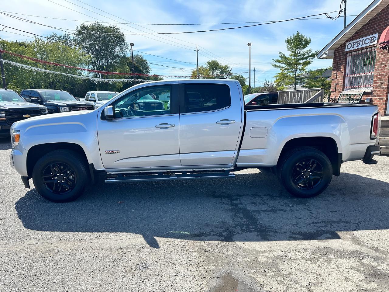 2016 GMC Canyon 4WD SLE Heated Cloth CarPlay BackupCam A/C FM/XM Photo2