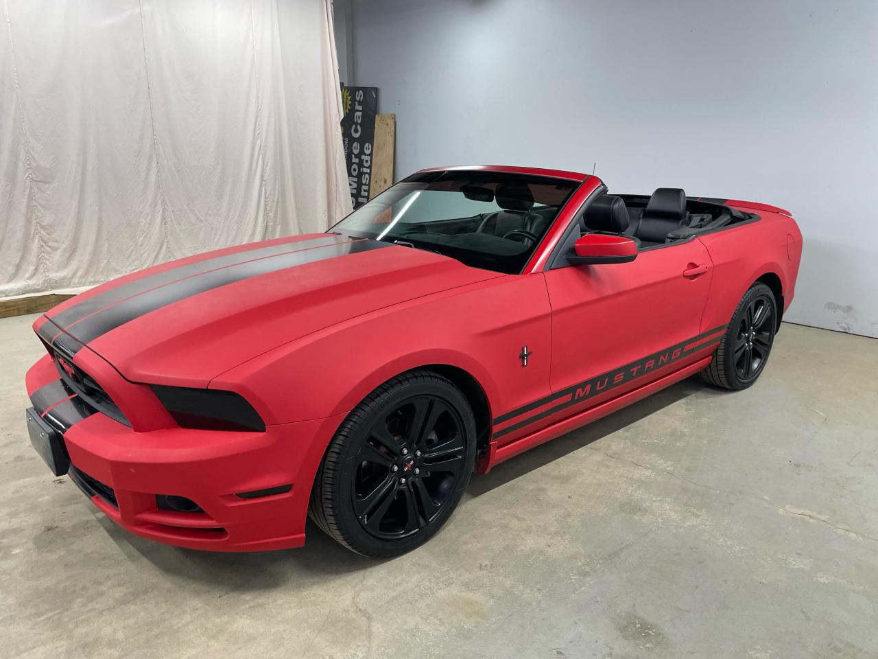 2013 Ford Mustang V6 Premium Photo3