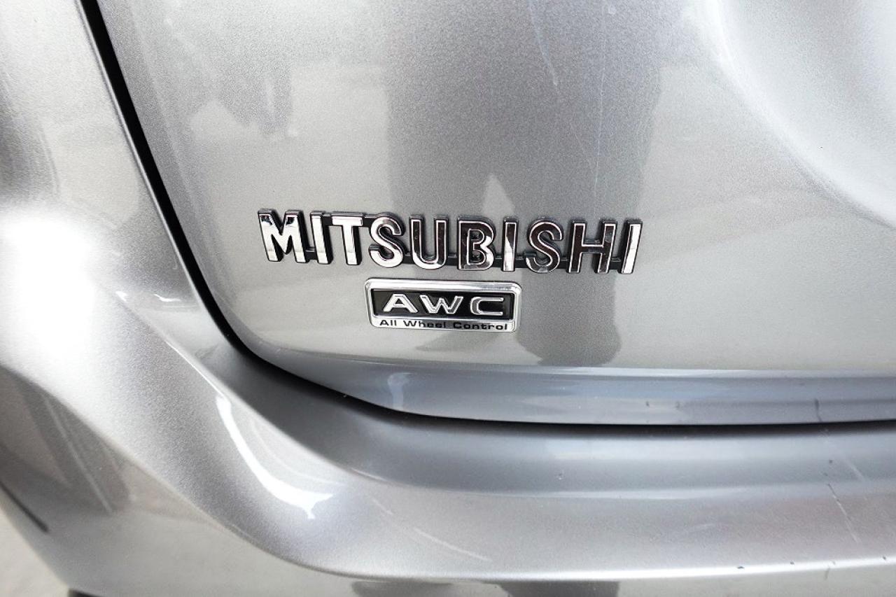2017 Mitsubishi Outlander AWD,DEALER MAINTAIN,NO ACCIDENT ,7 PASS - Photo #7