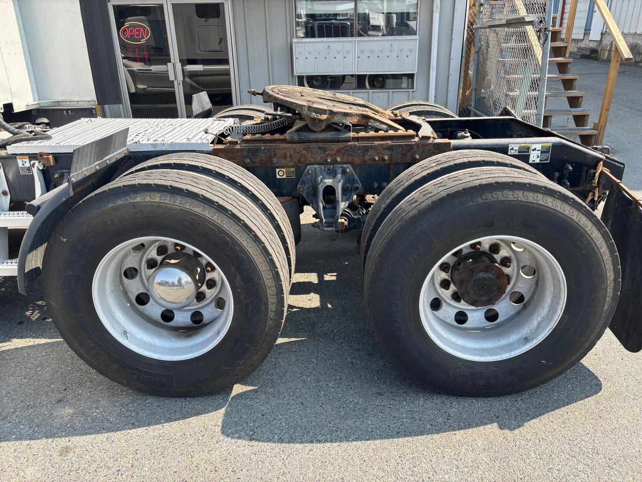 2021 PETERBILT CONVENTIONAL 579 - Photo #15