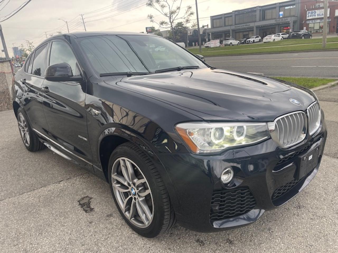 2016 BMW X4 xDrive28i - Photo #2