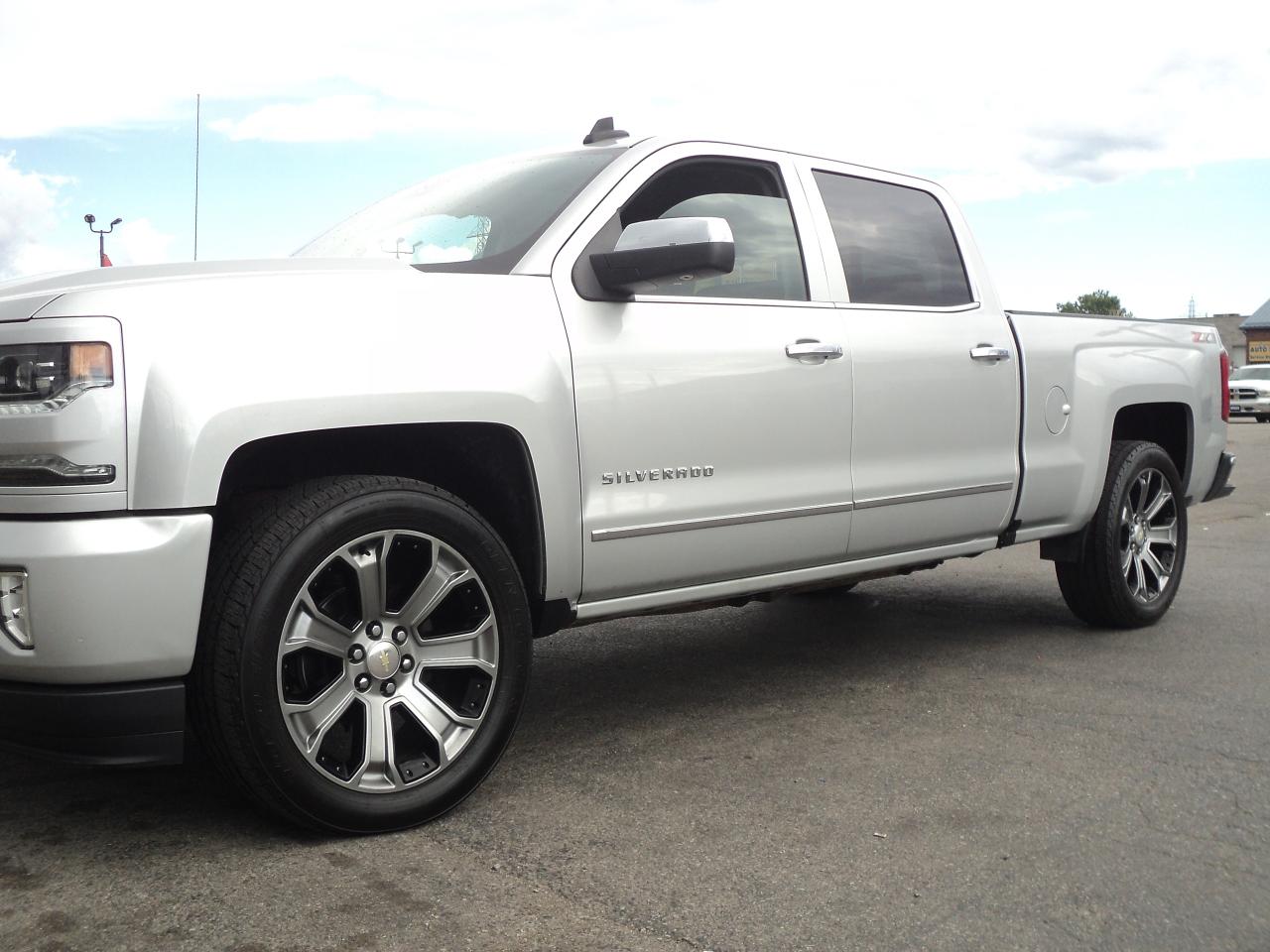 2018 Chevrolet Silverado 1500 LTZ CrewCab 4WD  Z71 6.2L8cyl 6'7"Box RoofLeather - Photo #23