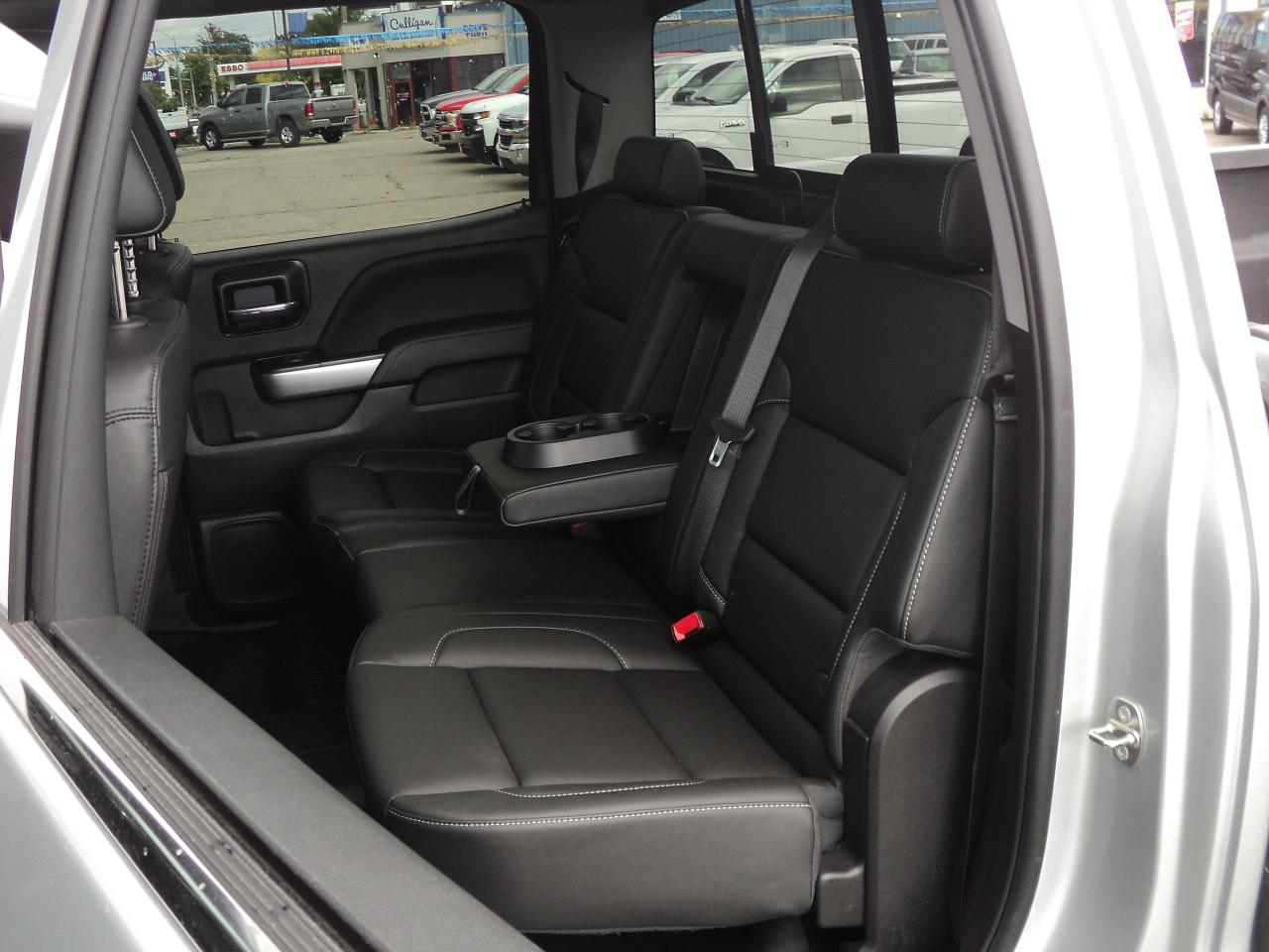 2018 Chevrolet Silverado 1500 LTZ CrewCab 4WD  Z71 6.2L8cyl 6'7"Box RoofLeather - Photo #13