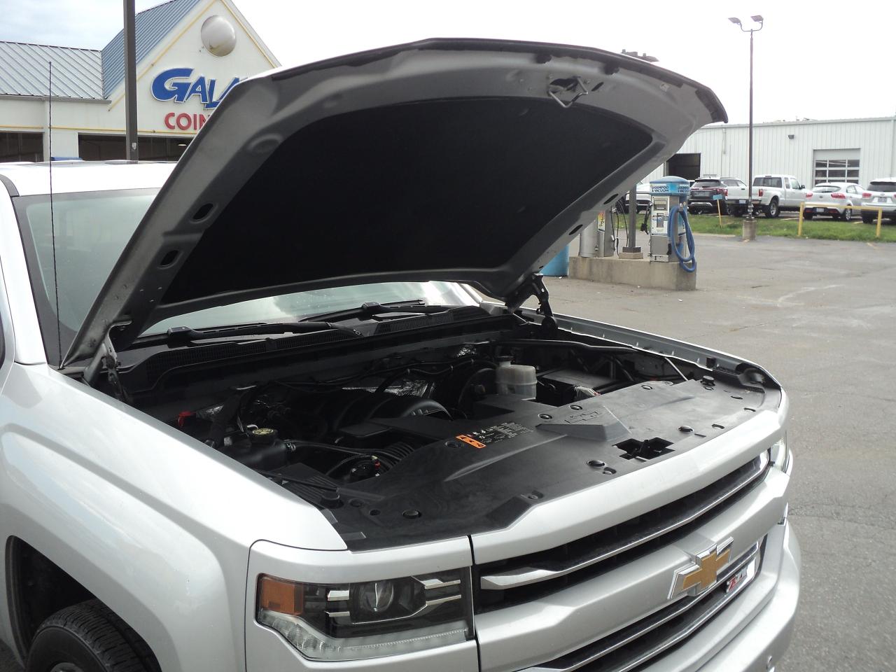 2018 Chevrolet Silverado 1500 LTZ CrewCab 4WD  Z71 6.2L8cyl 6'7"Box RoofLeather - Photo #31